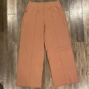 Old Navy Women's Wide Leg Pants in Tan